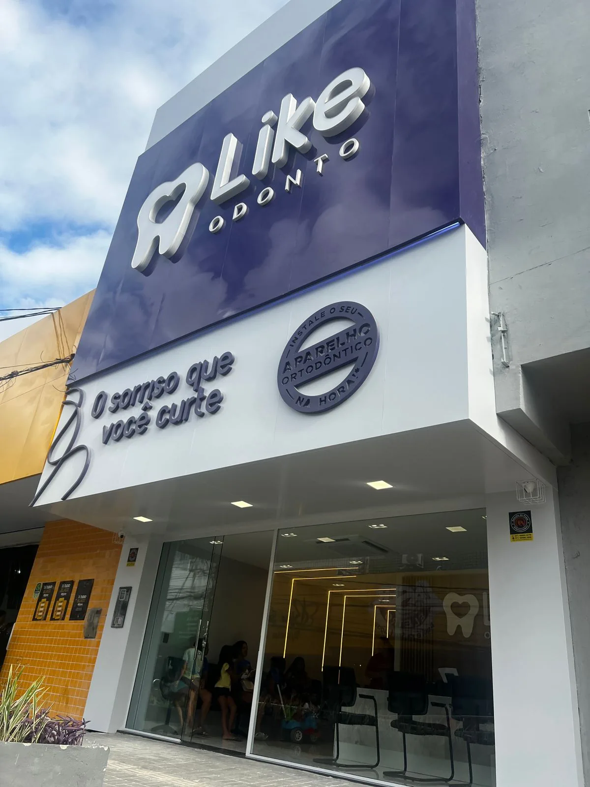 Fachada da unidade Like Odonto Paulista
